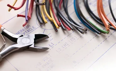Tablou electric cu întrerupătoare automate, montat și etichetat
